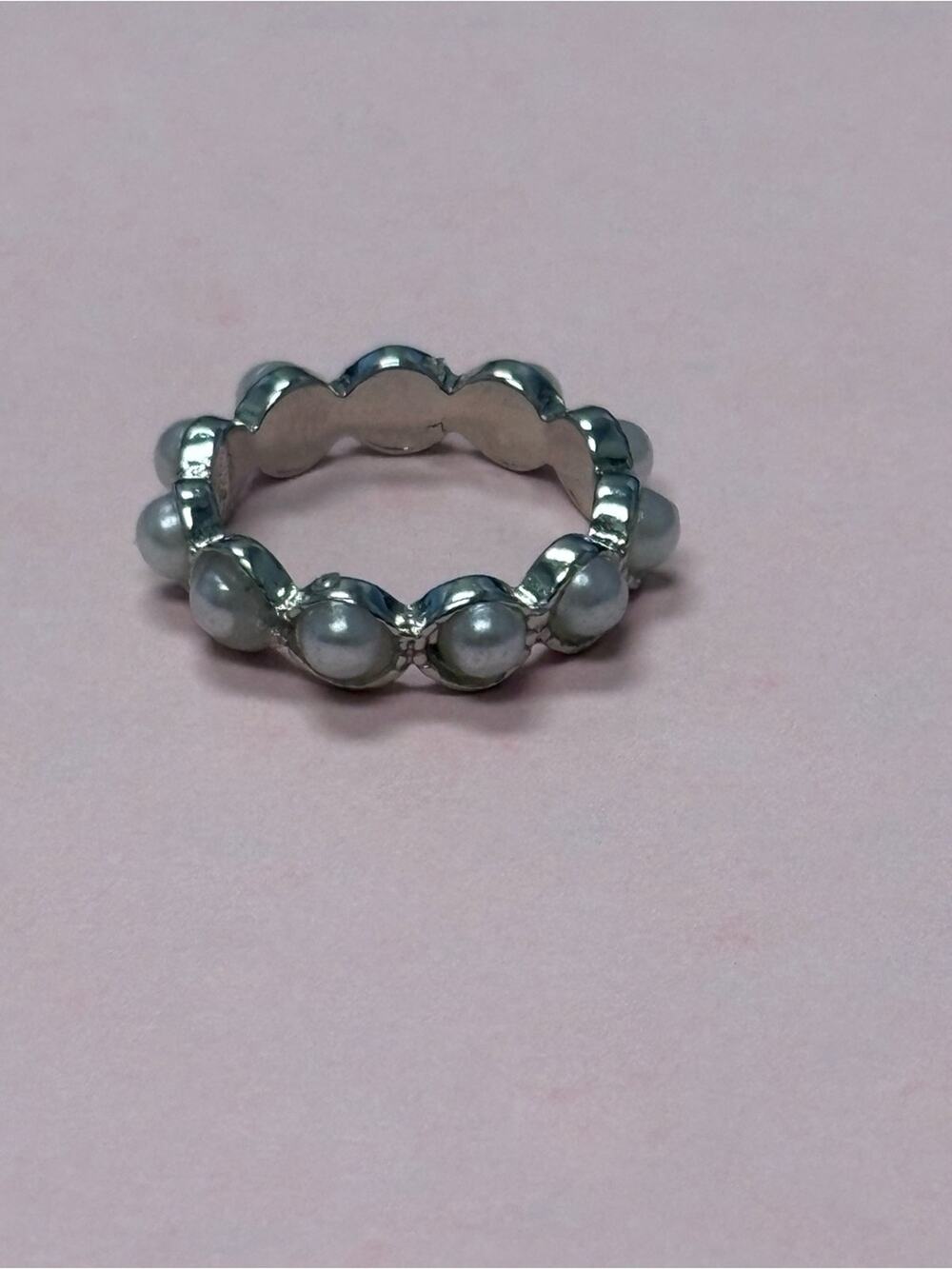 Silver Tone Faux Pearl Eternity Ring – Size 7 / 17mm – NWOT 🤍✨
